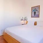 2Bdr Apt With Full Kitchen On Avenida Da Liberdade * Lisboa
