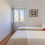 2Bdr Apt With Full Kitchen On Avenida Da Liberdade Lisboa