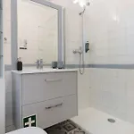 2Bdr Apt With Full Kitchen On Avenida Da Liberdade