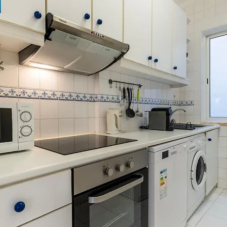 2bdr With Full Kitchen On Avenida Da Liberdade Lisboa