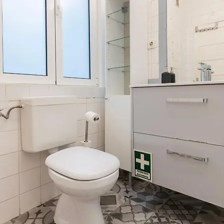 2bdr With Full Kitchen On Avenida Da Liberdade 아파트 리스본