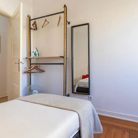 2bdr With Full Kitchen On Avenida Da Liberdade