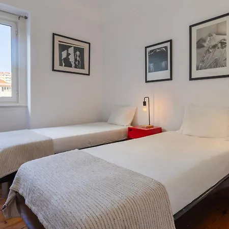 Appartamento 2bdr With Full Kitchen On Avenida Da Liberdade