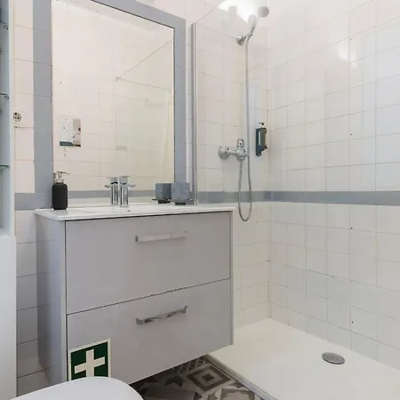 2bdr With Full Kitchen On Avenida Da Liberdade