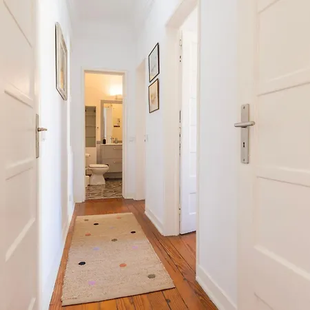 2bdr With Full Kitchen On Avenida Da Liberdade