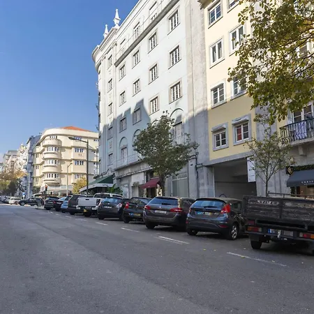 2bdr With Full Kitchen On Avenida Da Liberdade Apartamento